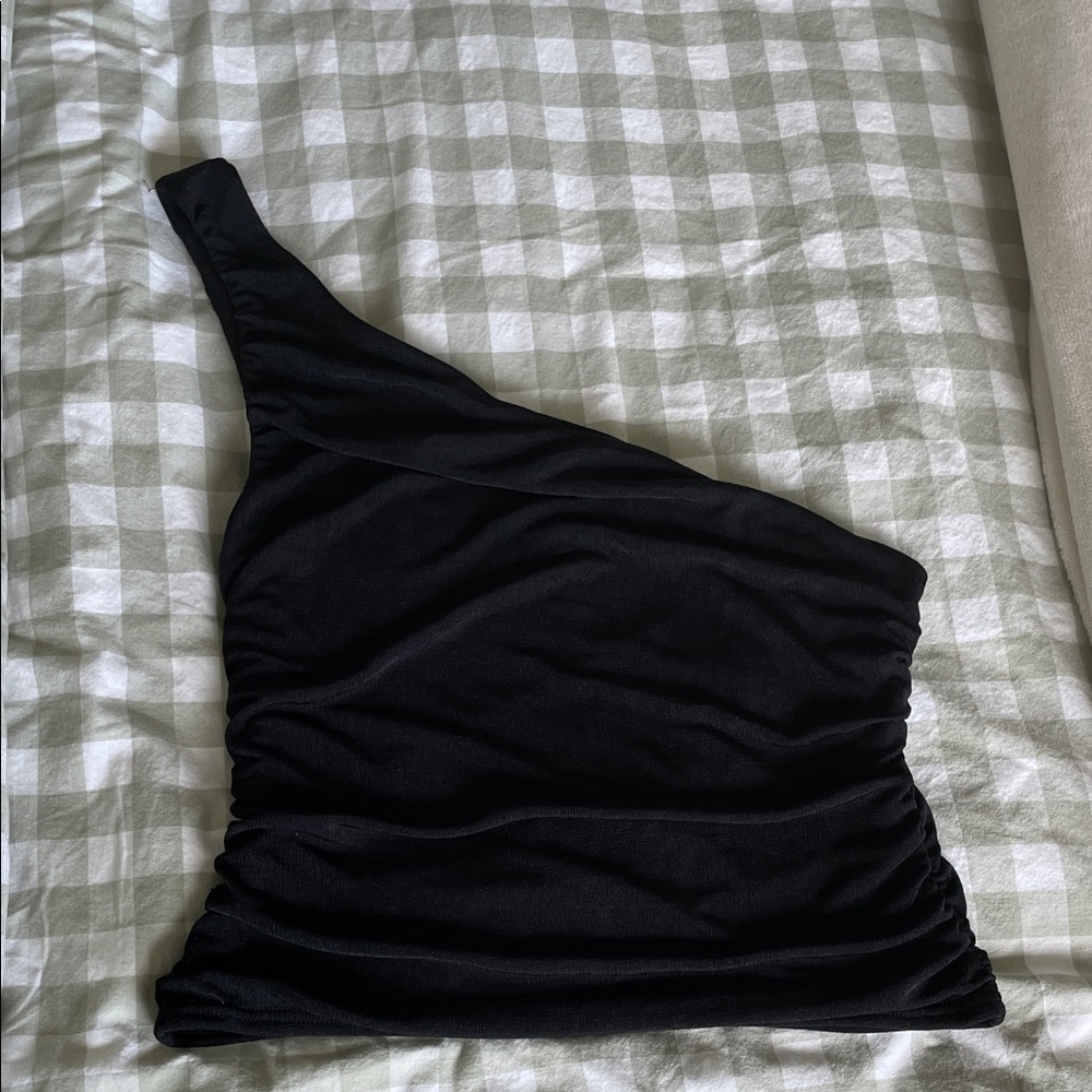Black One-Shoulder Top